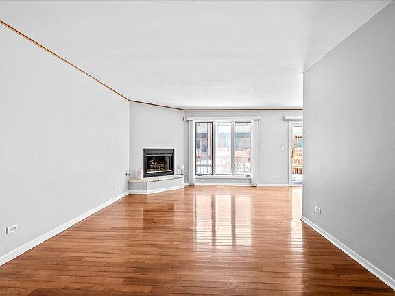 3rd image of 1709 Koehling Rd