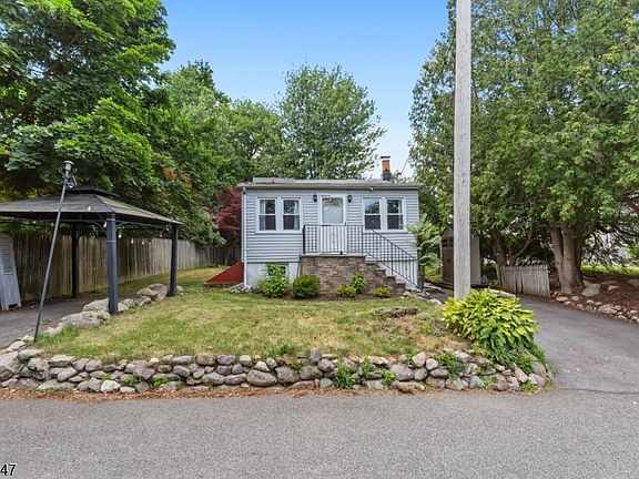 3rd image of 1 Highland Ave
