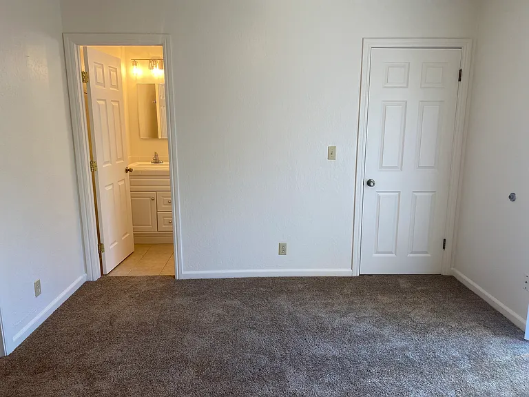 415 Cherry Ave — Photo 9