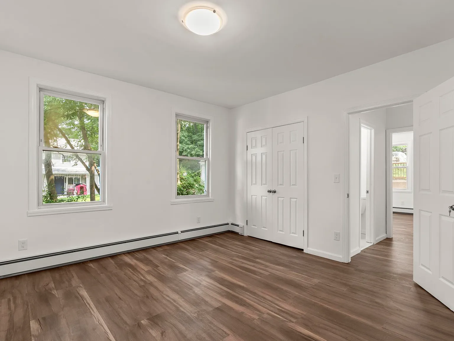 3 bed, 1200 sqft, $2,000 — Photo 2