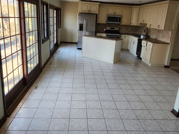 1 Richford Rd