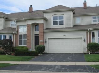 4126 Bordeaux Dr, Northbrook, IL 60062