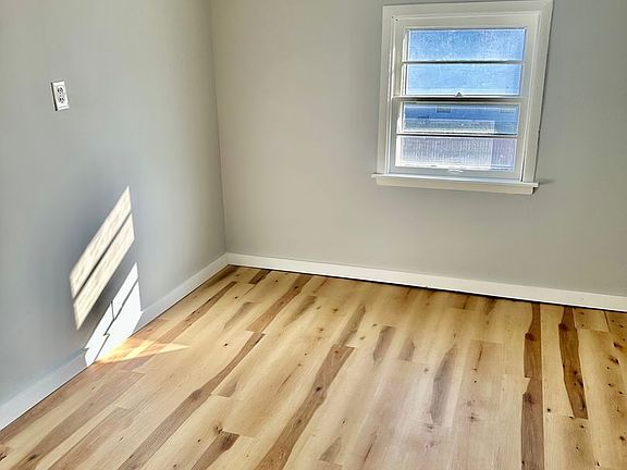 4th image of 2847 Union St