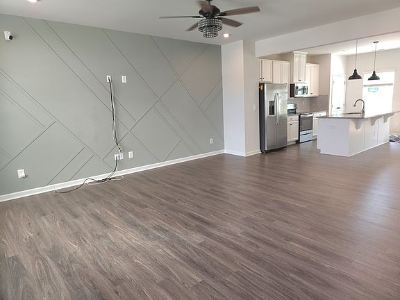 4th image of 2588 Grantham Place Dr