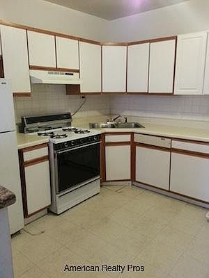 4th image of 5022 W Lawrence Ave