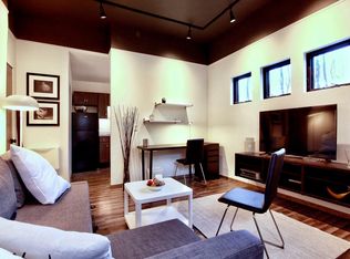 1532 N Astor St #4, Milwaukee, WI 53202