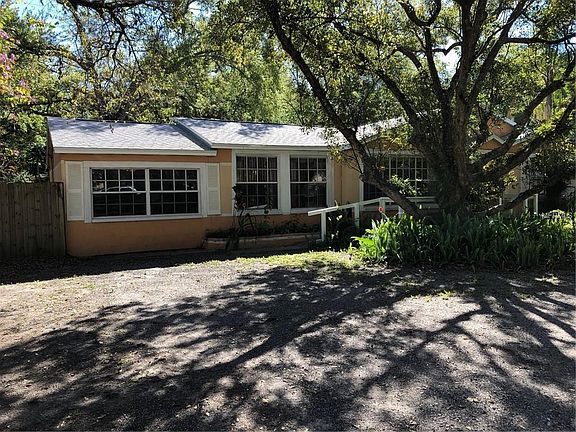 3rd image of 9617 Forest Hills Dr