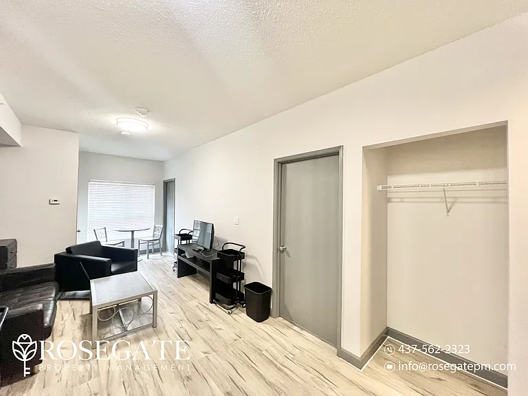 258 C Sunview St #Penthouse 372 — Photo 5