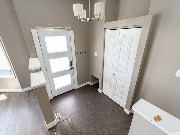 5th image of 6991 Maple Brook Cres