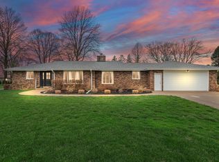 9468 Hilltop Dr, Saint John, IN 46373