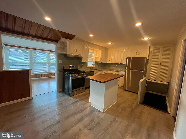 895 Lower Ferry Rd — Photo 9