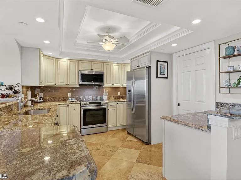 1900 Virginia Ave #802 — Photo 15