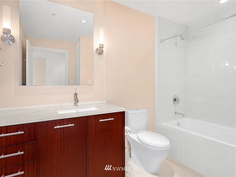 10700 NE 4th St #2008 — Photo 11