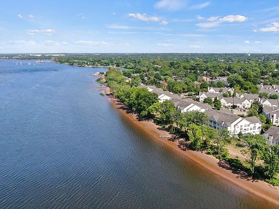 3rd image of 6209 Riverfront Dr