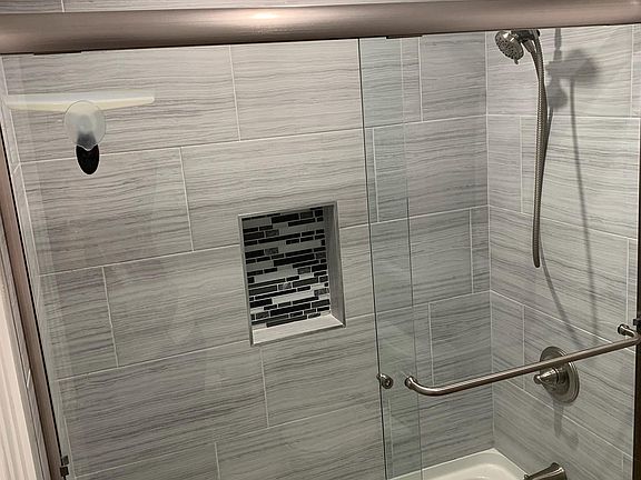 3rd image of 3151 Payne Ave APT 8