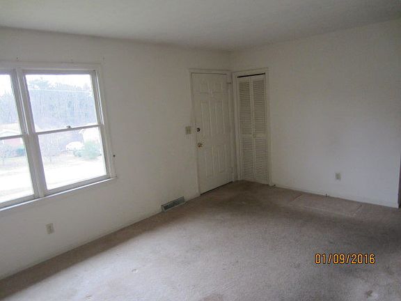 3rd image of 485 Fellowship Dr
