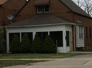 5441 Lee Rd, Maple Heights, OH 44137