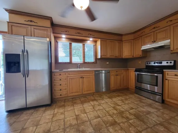 (undisclosed Address), Selden, NY 11784