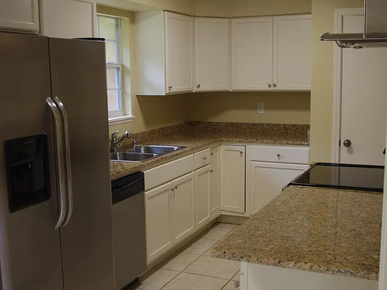 156 Lafayette Cir — Photo 4