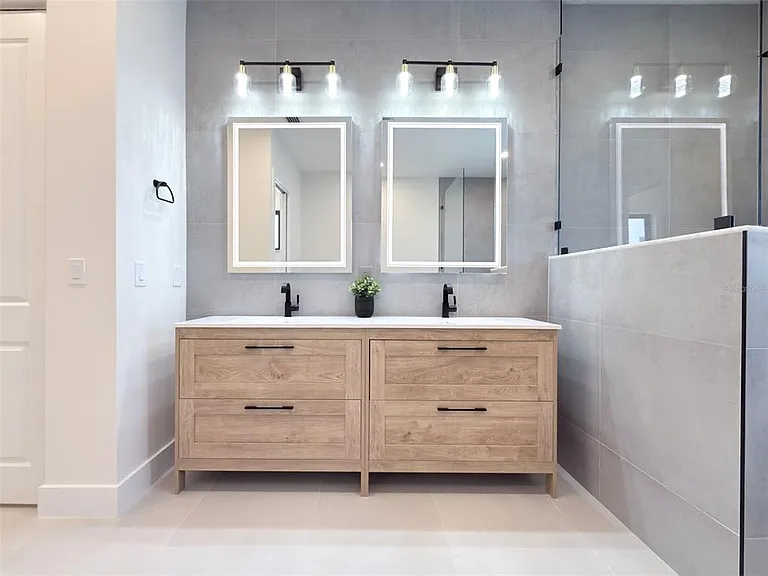 14671 Lillian Cir — Photo 16