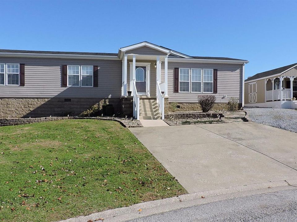 1st image of 611 Pine Ct