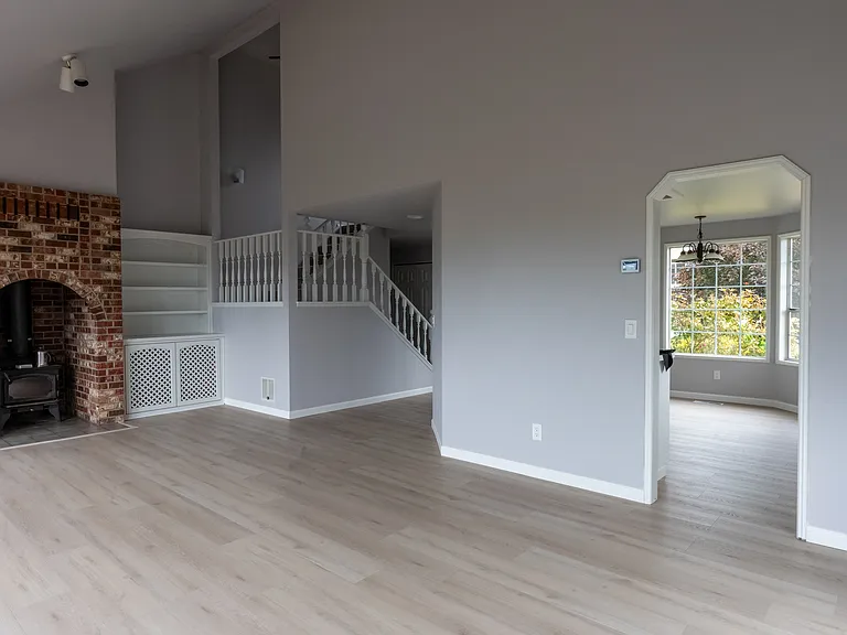 Main room / dining room