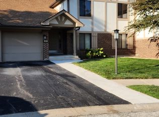 826 Thornton Ct #2AL, Schaumburg, IL 60193