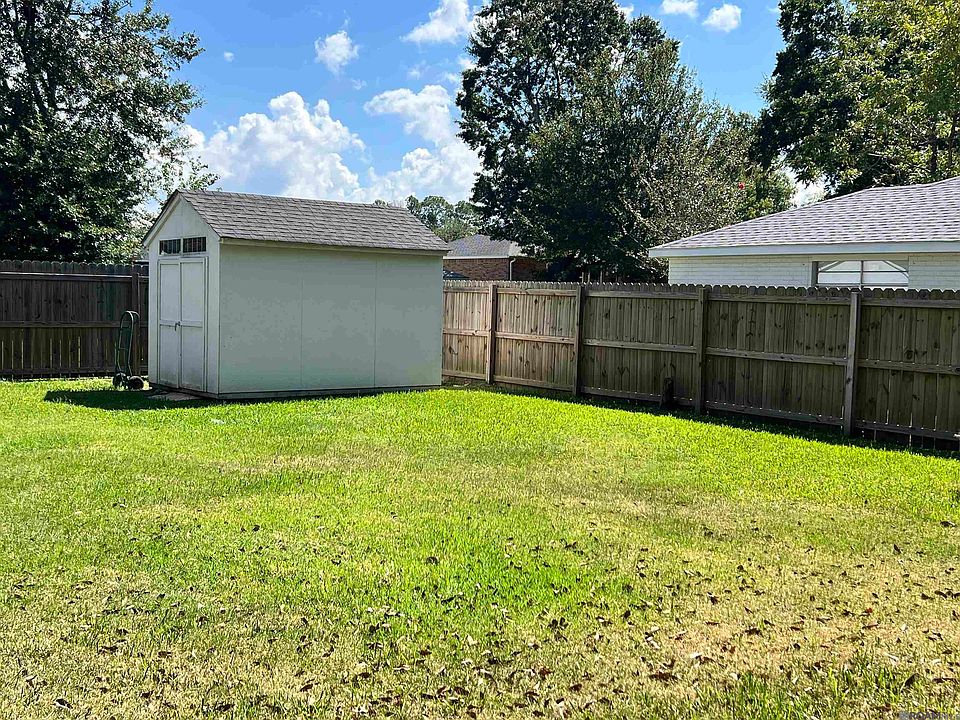 2nd image of 501 Driftwood Cir