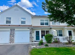 7701 Coneflower Curv S, Chanhassen, MN 55317