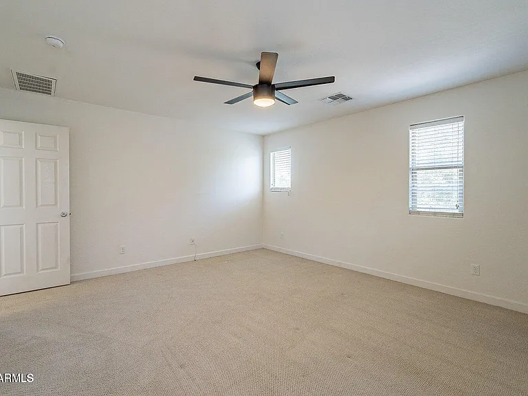 1061 S Hawk Ln — Photo 14