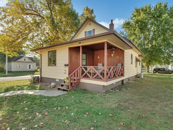 403 1st St NW, Melrose, MN 56352