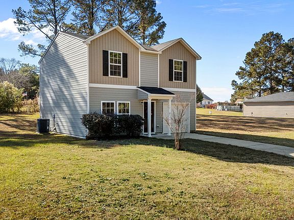 3rd image of 107 Deanne Ln