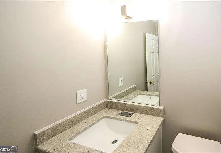 121 Stoneforest Dr — Photo 42