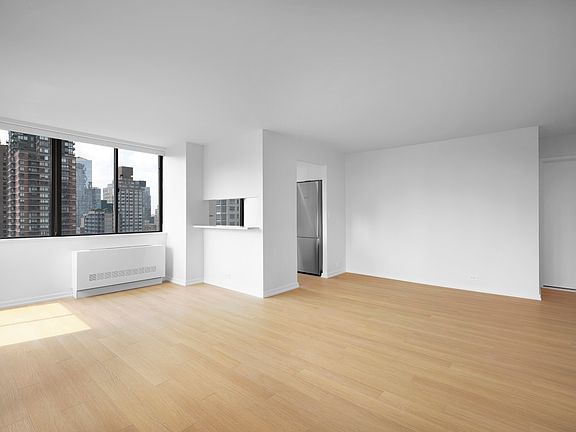 3rd image of 124 W 60th St APT 11E