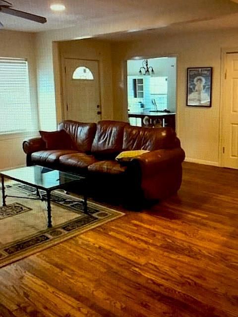1st image of 1626 Crestdale Dr
