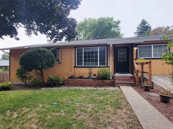 724 NE Laurance St, Myrtle Creek, OR 97457