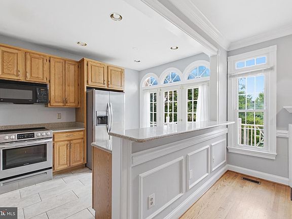 5th image of 6323 Barcroft Mews Dr