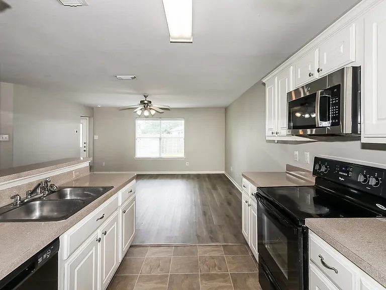 6919 Garnet Trail Ln — Photo 7