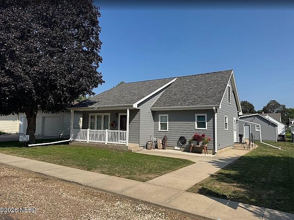 2nd image of 130 Juniper St