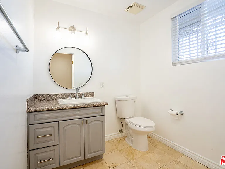 1030 S Norton Ave #6 — Photo 9