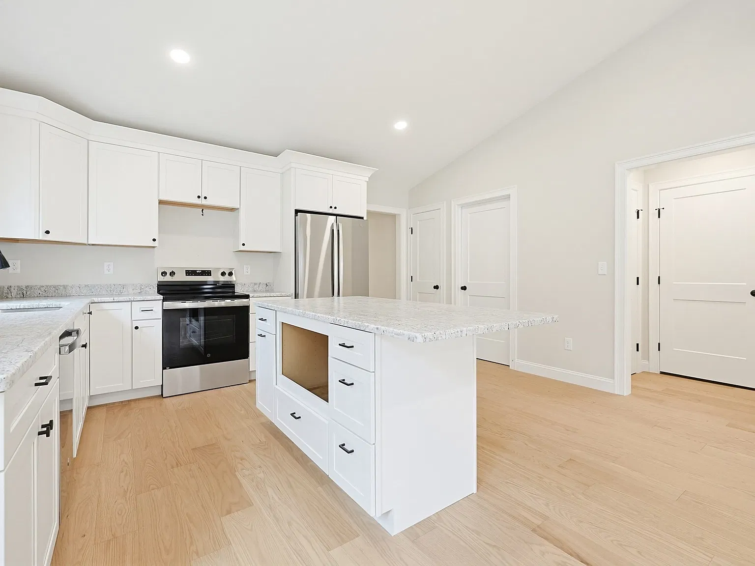 2 bed, 1200 sqft, $3,000 — Photo 4
