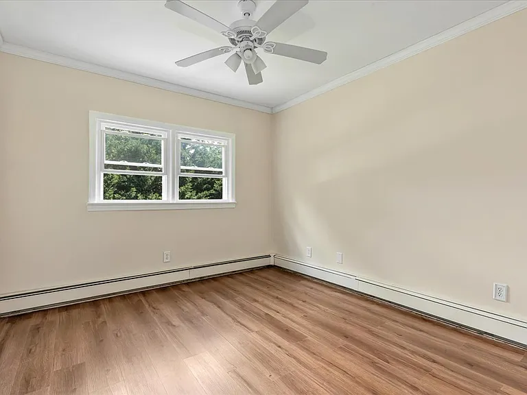 59 Burnside Ave #2 — Photo 11