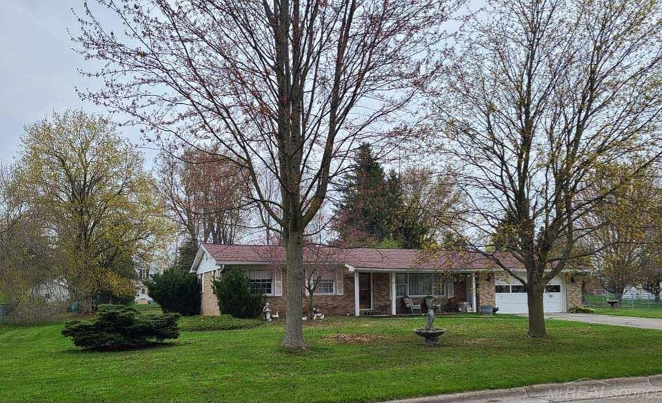 71 Gaige St, Croswell, MI 48422 Zillow