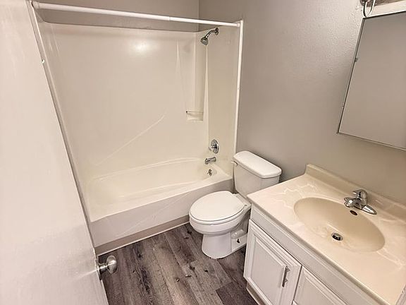 5th image of 608 NE 4th St #3