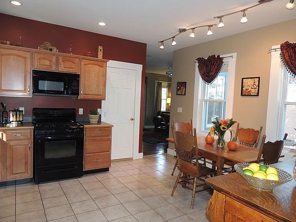 4th image of 14 Greenwood St #1