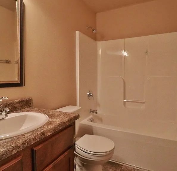2219 Ellis Bathroom_02192020