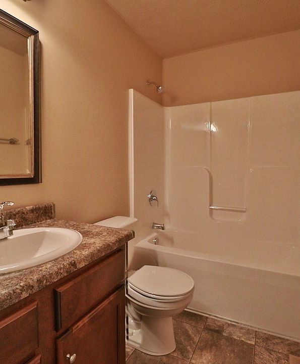 2219 Ellis Bathroom_02192020