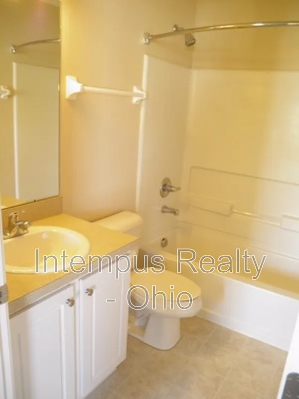 2 bed, 2.5 bath, 1695 sqft, $1,697 — Photo 4