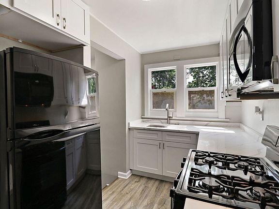 4th image of 2708 Edina Blvd