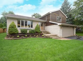1166 Morning Glory Ln, Bartlett, IL 60103